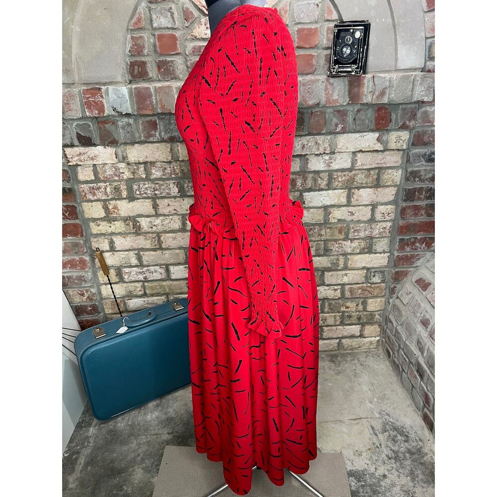 Liz Claiborne dress smocked bodice red black long sleeve pockets - Picture 6 of 12